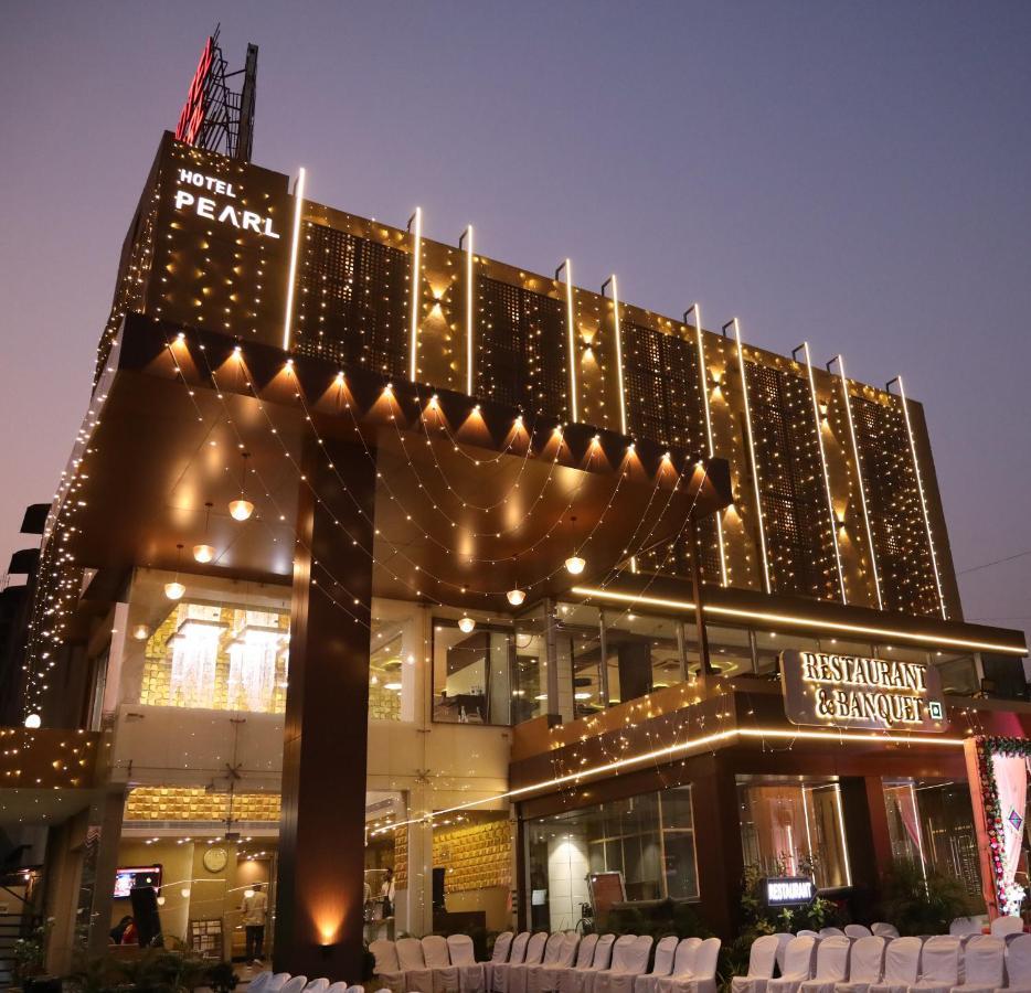 Pearl Hotel & Banquets Ahmedabad Exterior foto