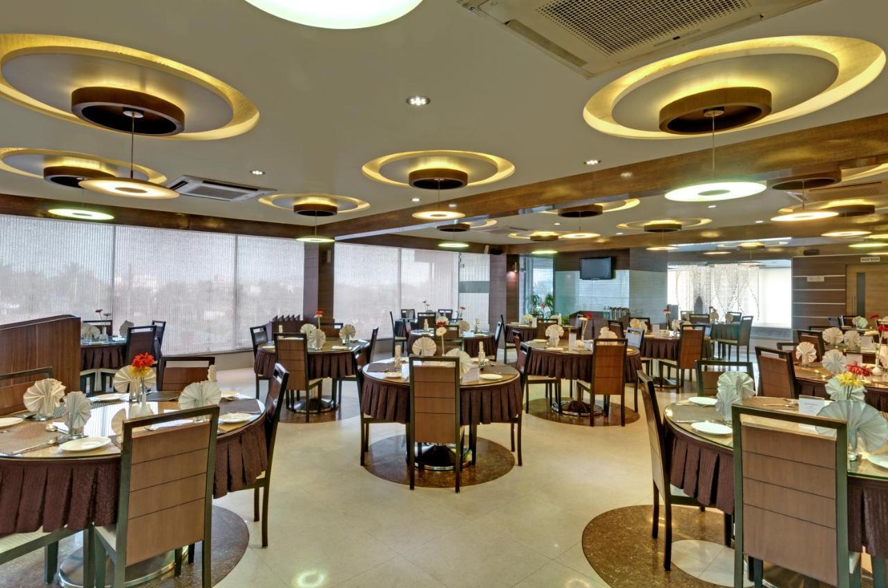 Pearl Hotel & Banquets Ahmedabad Exterior foto